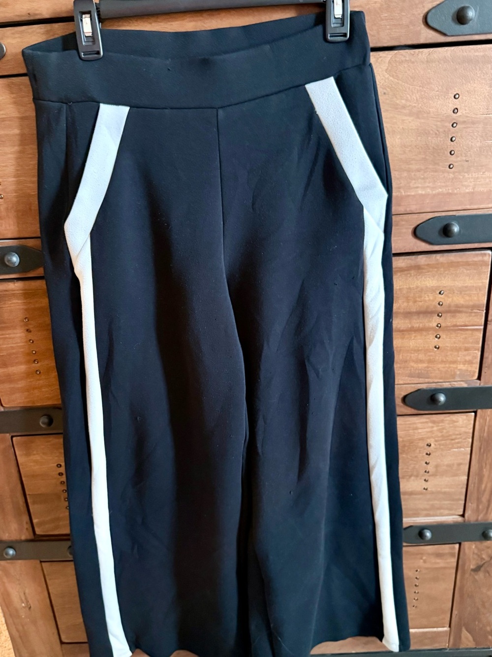 SPANX Black Air Essentials Wide-Leg Pants with White Side Stripes - L